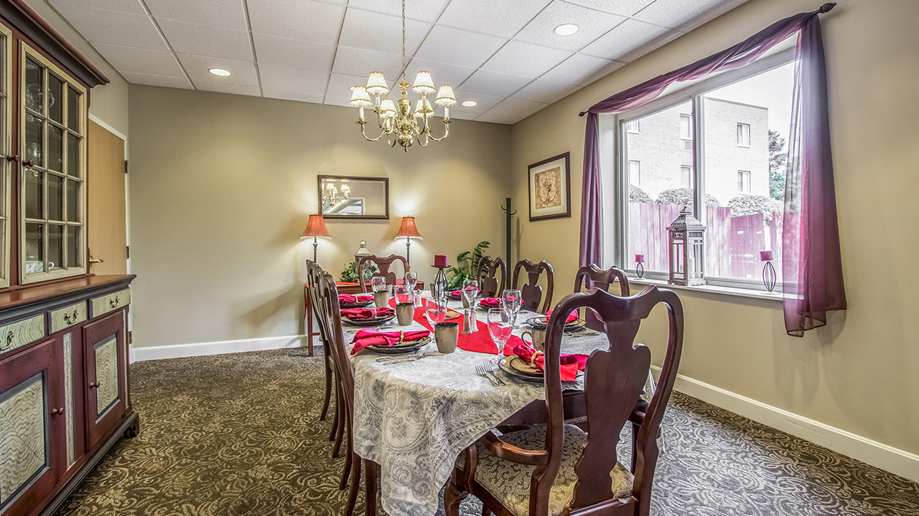 Senior Apartments in Hermitage, PA Holiday Whispering Oaks
